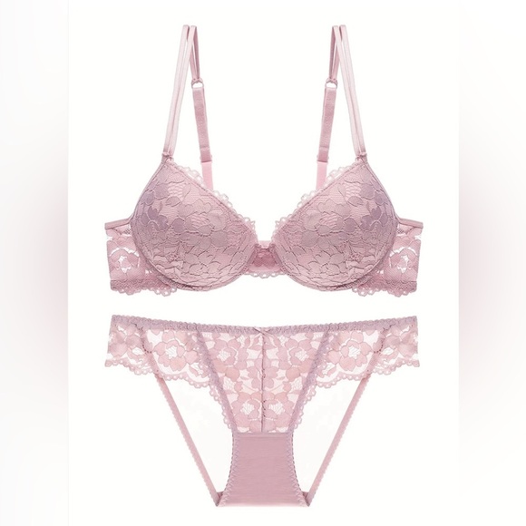 Other - New baby pink lingerie set, padded push up, lace panty 34c​​